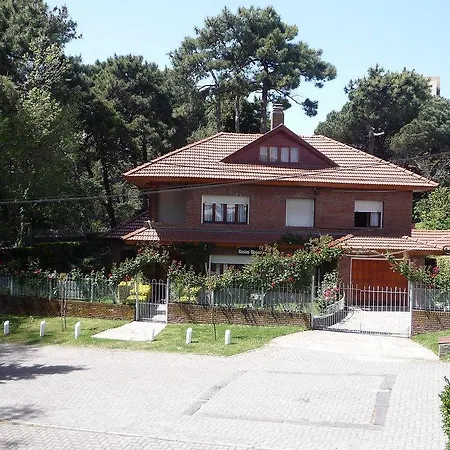 Chalet familiar adosado Rosas Rojas-3